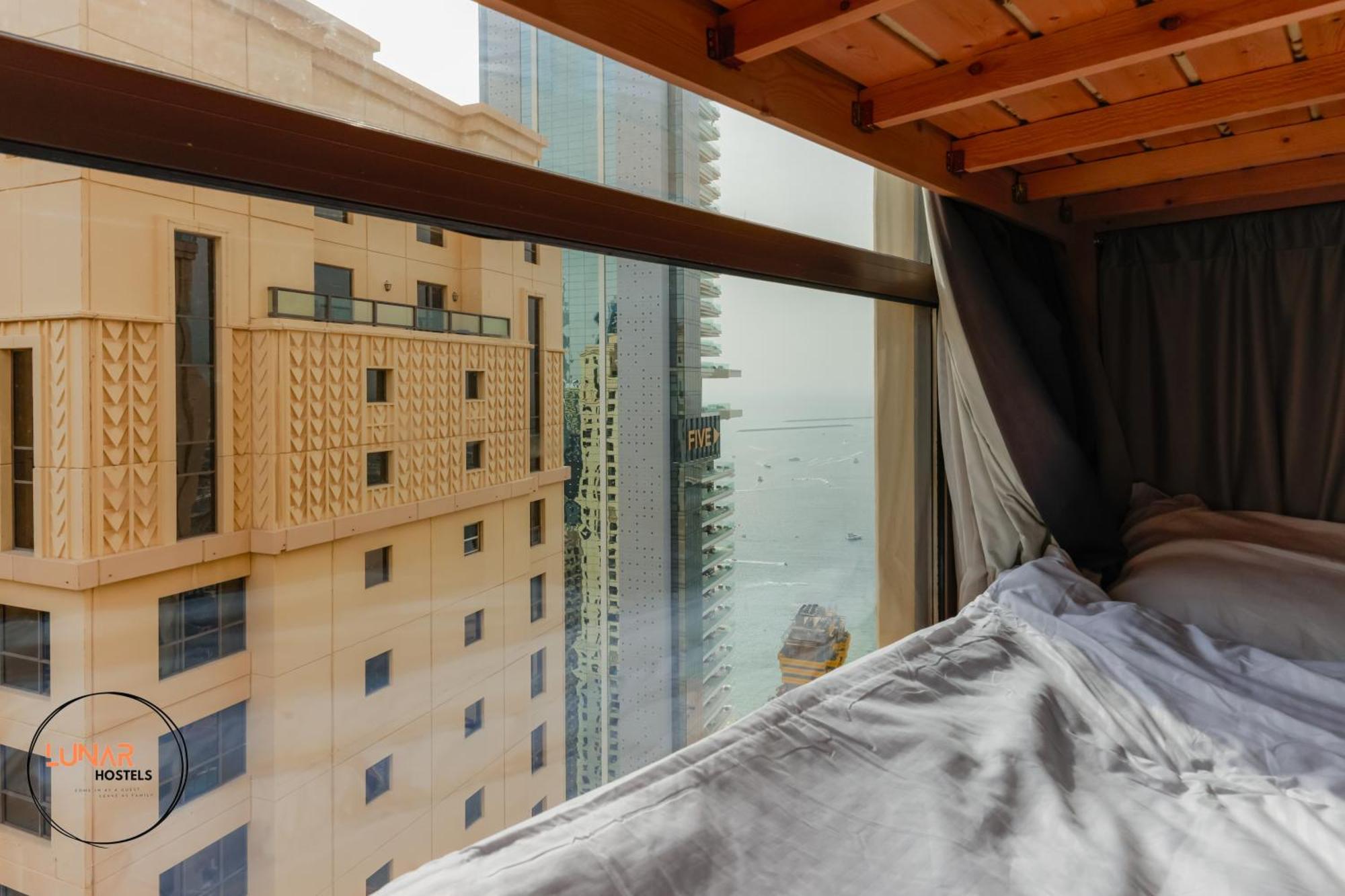 Lunar Cozy Hostel - Jbr ドバイ エクステリア 写真