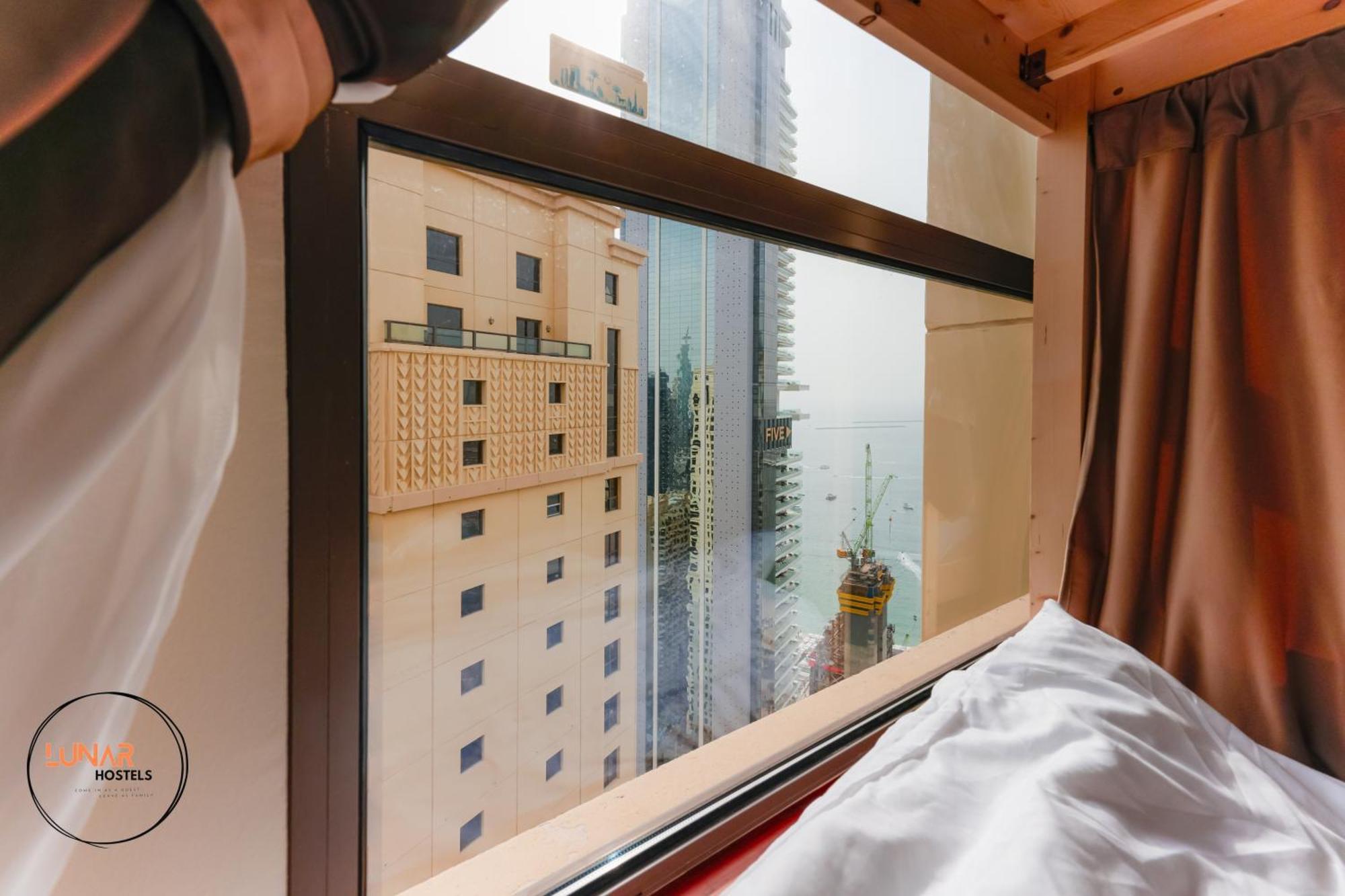 Lunar Cozy Hostel - Jbr ドバイ エクステリア 写真