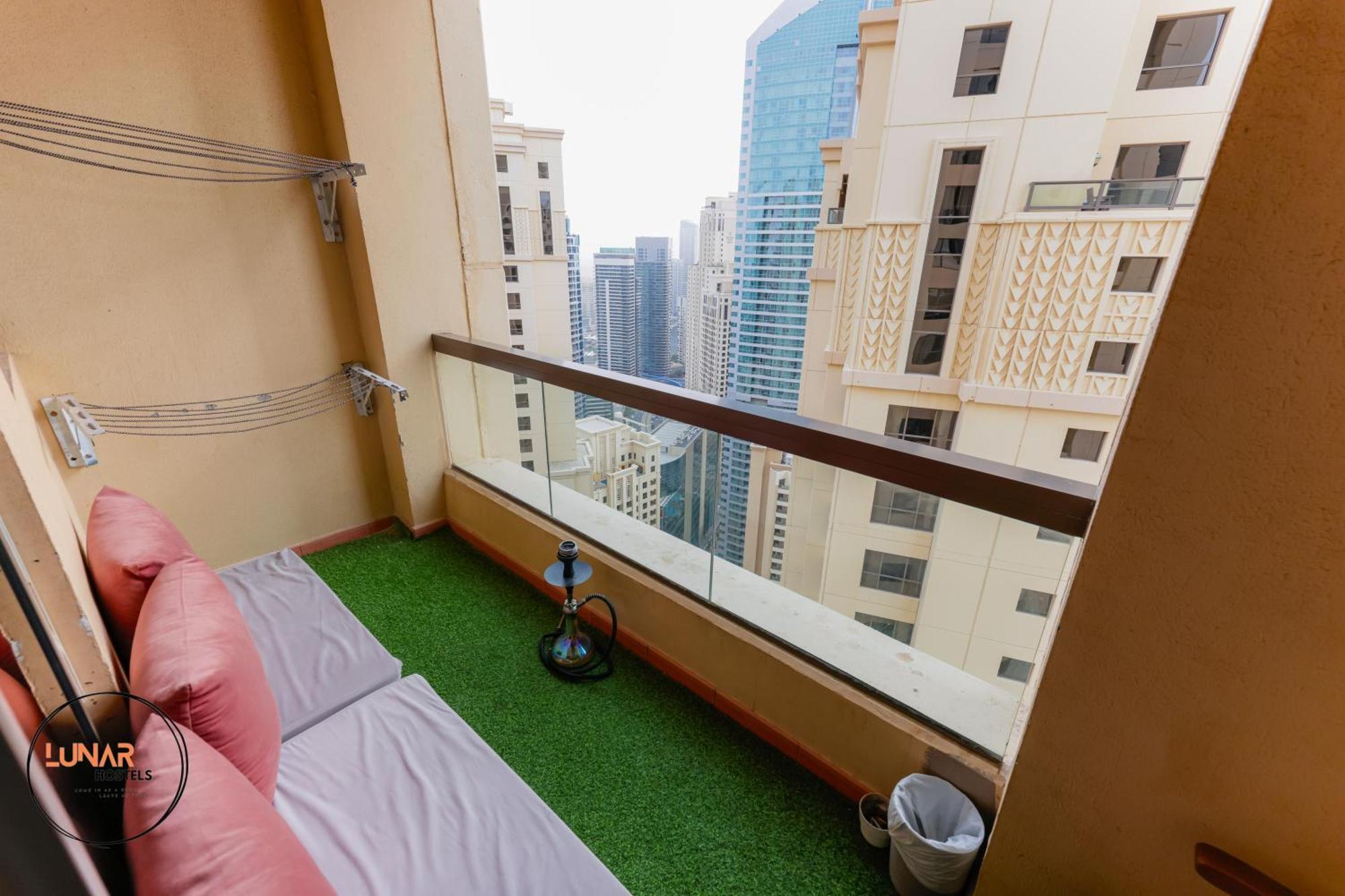 Lunar Cozy Hostel - Jbr ドバイ エクステリア 写真